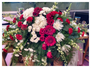 Rosamungthorns Red and White mix Casket Spray