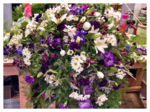 Rosamungthorns Purple casket Spring flower mix