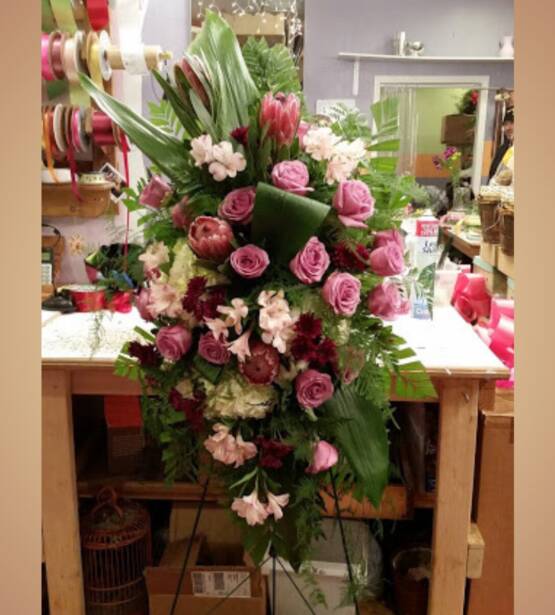 Friendship Field Standing Easel